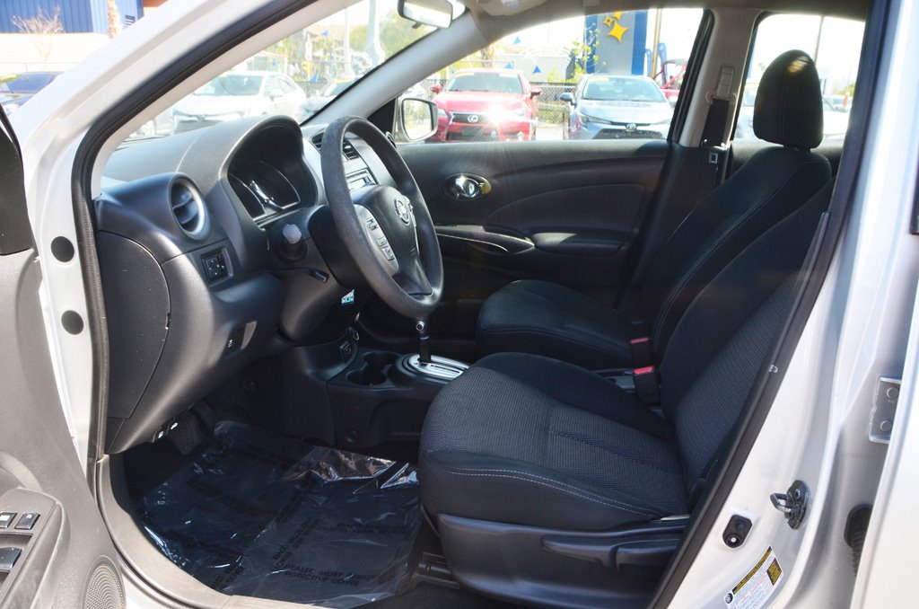 2018 Nissan Versa Sedan SV - Photo 13
