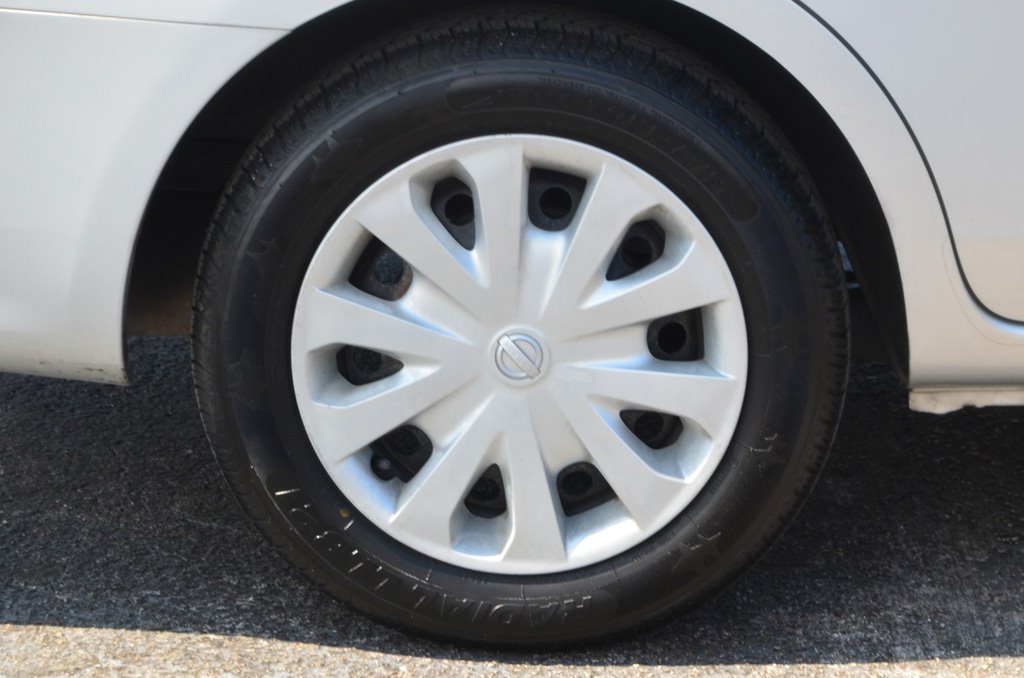 2018 Nissan Versa Sedan SV - Photo 11