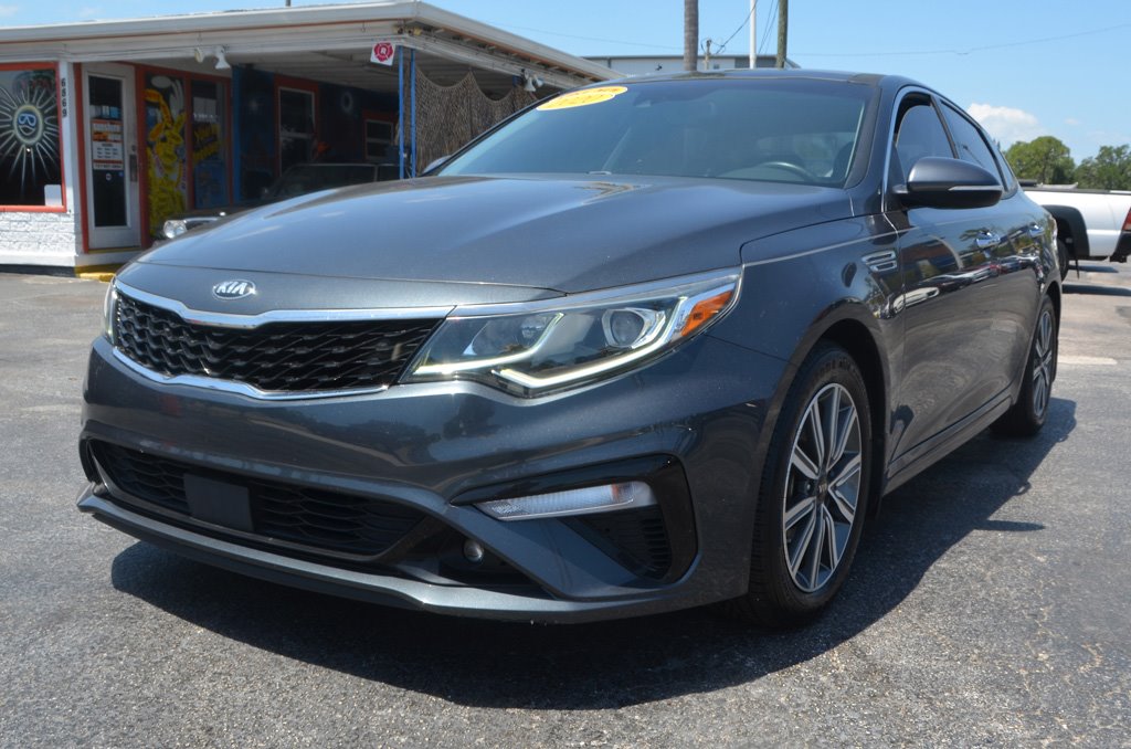 2020 Kia Optima EX's photo