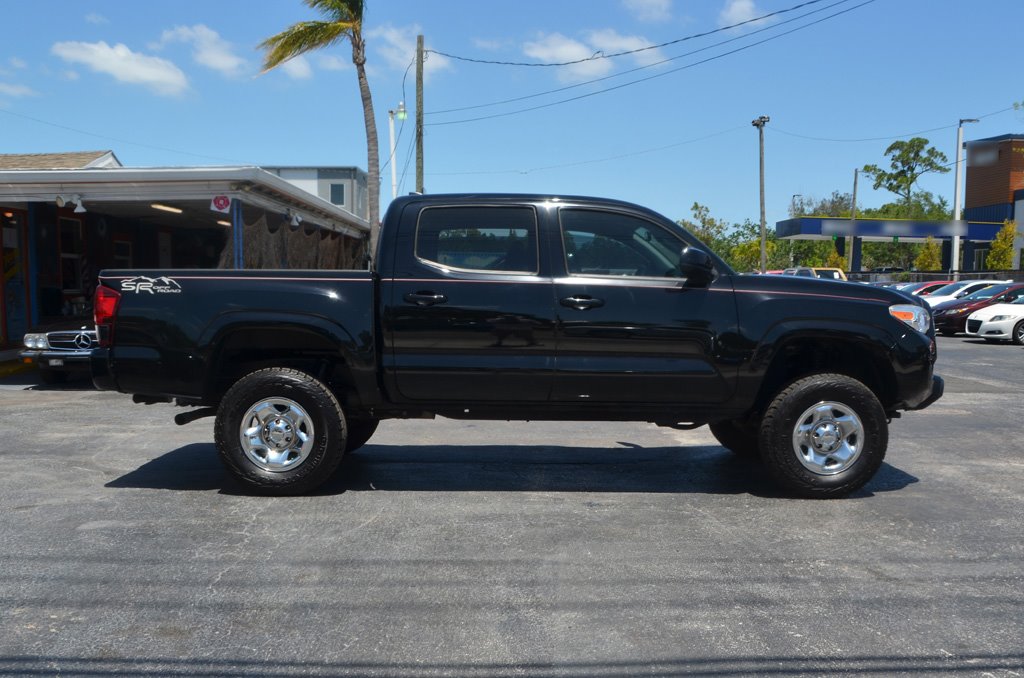 2019 Toyota Tacoma SR - Photo 7