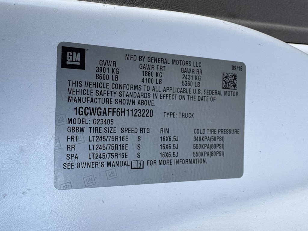 2017 Chevrolet Express Cargo Work Van - Photo 28