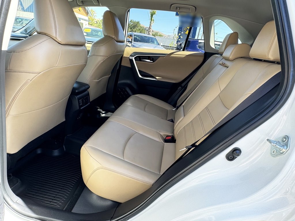 2019 Toyota RAV4 Limited - Photo 28
