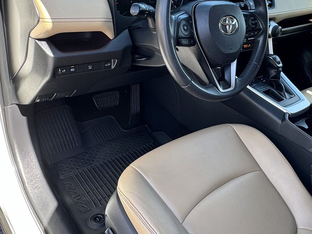 2019 Toyota RAV4 Limited - Photo 15