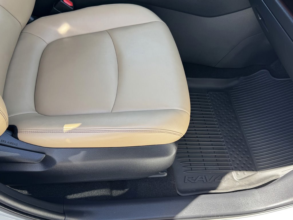 2019 Toyota RAV4 Limited - Photo 21
