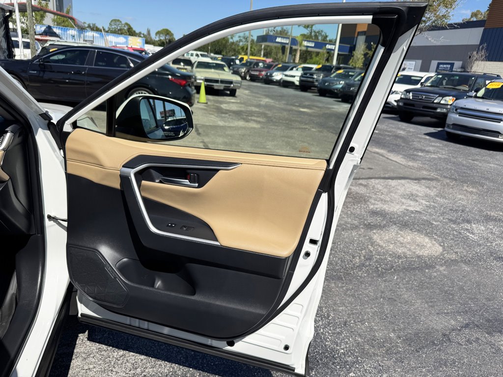 2019 Toyota RAV4 Limited - Photo 20