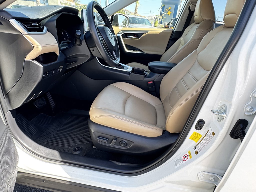 2019 Toyota RAV4 Limited - Photo 14