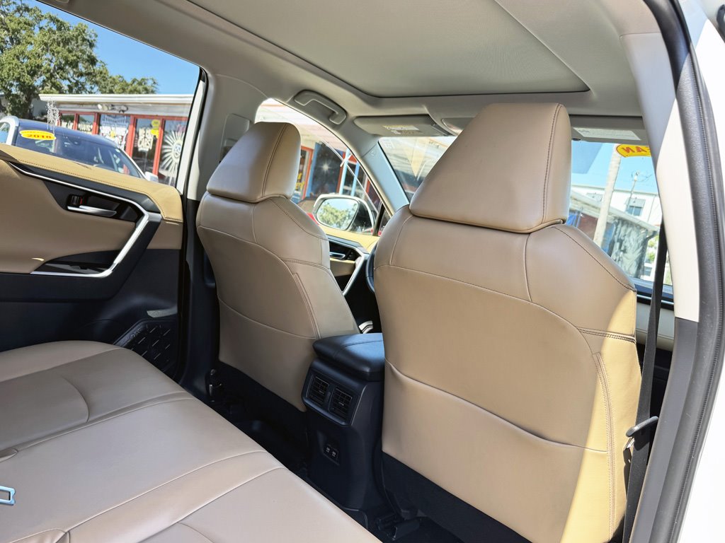 2019 Toyota RAV4 Limited - Photo 26