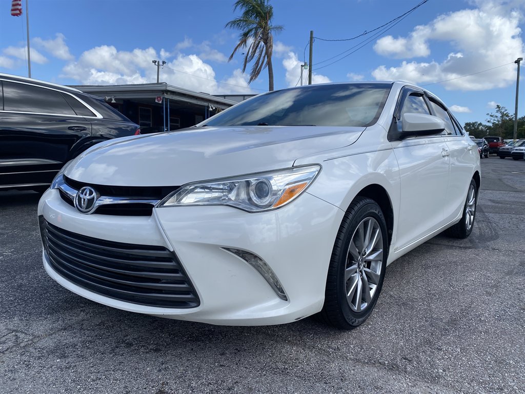 2016 Toyota Camry 2.5 Auto XLE's photo